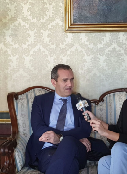 De Magistris: magari Bonisoli facesse il ministro come Muti dirige le orchestre