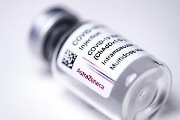 Vaccino AstraZeneca e lotto sospeso, ecco le novità