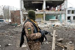 Guerra Ucraina-Russia, Leopoli sotto attacco. Bombe sul confine con la Polonia