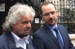Grillo alla camera ardente di Casaleggio. Chi guiderà il M5s?