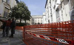 Crollo Incurabili, sfollati violano i sigilli e rientrano nelle case