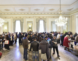 Pranzo di Pasqua per i senzatetto al Teatro San Carlo