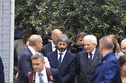 Mattarella e Fico al Rione Sanità, saluto al monumento a Genny Cesarano. Nello, 11 anni: «Vorremmo camminare senza paura degli spari»