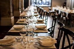 Covid: festa al ristorante nel Napoletano, 59 multati e hotel chiuso 