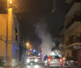 Due auto incendiate, paura a Castellammare di Stabia