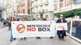 No Box in piazza, volantinaggio e proteste