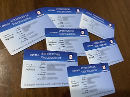 Caserta, al via la distribuzione delle card vaccinali