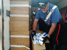 In un box 595 chili di "bionde" di contrabbando, nei guai 39enne di Porta Nolana