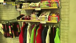 Libri di fiabe e capi d'abbigliamento contraffatti: maxi sequestro da 5.500 pezzi