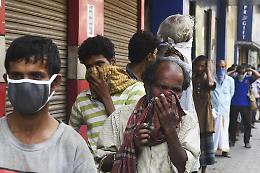 Coronavirus, allarme India: oltre 300mila casi. Record di contagi in un solo giorno