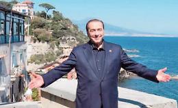 Berlusconi e l'amore per Napoli: «Sono un napoletano nato per caso a Milano»