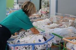 Sempre meno nascite, record negativo dall’Unità d’Italia