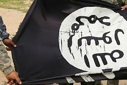 L'allarme del Copasir: «Cambia scenario, più probabile arrivo miliziani Isis su barconi»