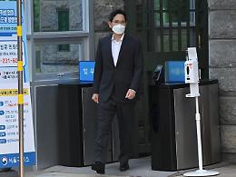 Sudcorea, scarcerato erede impero Samsung condannato per corruzione