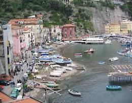 Sorrento, stop ai bagni a Marina Grande