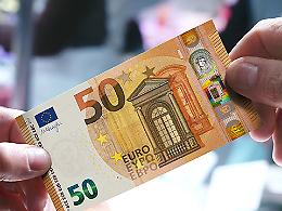 Fermato alla stazione di Napoli con oltre 1.000 euro falsi: tutte banconote della nuova serie Europa