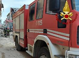 Esplosione nella fabbrica di fuochi pirotecnici: morto un uomo