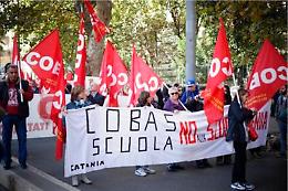 Scuola, contro la riforma sfila la protesta di studenti e prof