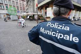 Tachigrafo irregolare e sigilli manomessi: il bus per la gita scolastica era irregolare