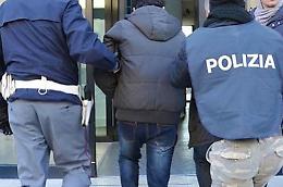 Traffico di droga, scoperte 12 piazze di spaccio a Salerno