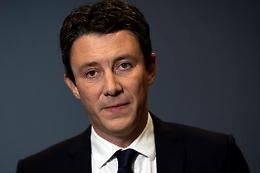 Video porno sui social, candidato a sindaco di Parigi si ritira