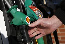 Carburanti, continua corsa prezzi: in autostrada diesel oltre 2 euro