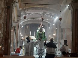Messa in latino, Monsignor Pascarella solleva un muro di silenzio