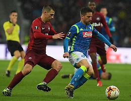 Il Napoli soffre, perde ma vola ai quarti di finale di Europa League. A mezzogiorno il sorteggio