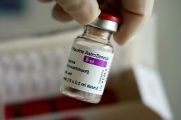 Vaccino Covid AstraZeneca sospeso in Irlanda