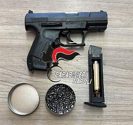 Ischia, 14enne in giro con pistola ad aria compressa: denunciato