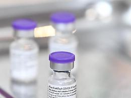 Vaccino covid, Ceo Pfizer: «Quarta dose necessaria»