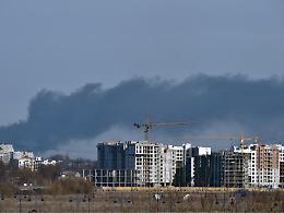 Guerra Ucraina-Russia, bombe su aeroporto Kiev. Oggi nuovi negoziati