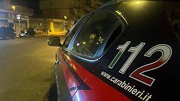 Accoltella uomo perché l’auto blocca il suo passo carrabile