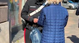 Si finge carabiniere e truffa coppia di anziani, arrestato 20enne napoletano