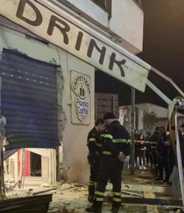 Giugliano, bomba contro bar: ingenti danni