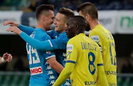 Il Napoli si allena e vince col Chievo rinviando la festa scudetto della Juve, giovedì la sfida di ritorno con l'Arsenal