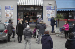 Coronavirus, a Napoli ancora 4 milioni in cassa per buoni spesa 