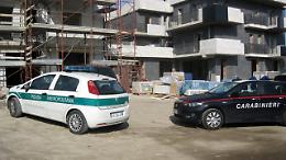 Lavori in un complesso edilizio a Nola, scatta il sequestro
