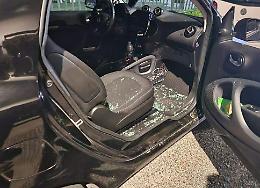 Vandalizzata l’auto di don Luigi Merola