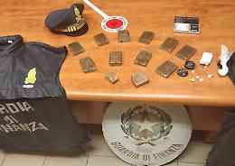 Hashish, coca e piante di canapa: in manette pregiudicato di Pozzuoli