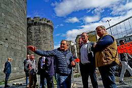 Cantiere Unesco a Porta Capuana, il sindaco tra gli operai