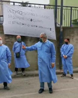 Dipendenti “American Laundry", presidio al Secondo Policlinico