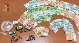 Scampia, coniugi sorpresi con la droga: arrestati