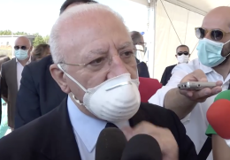 De Luca: «Opere pubbliche sono un calvario, semplificare»