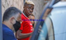 Osimhen-Napoli, la stampa francese: accordo fatto. Si tratta con il Lille