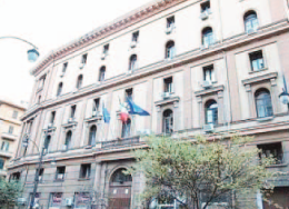 Regione, ordinamento amministrativo bocciato