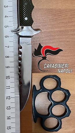 Ponticelli: in giro con coltello e tirapugni. Denunciato 41enne