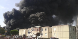 Paura a Monterusciello, fiamme lambiscono le case