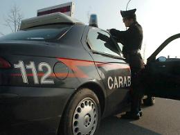 Con scooter senza targa tentano fuga e feriscono carabiniere, arrestati