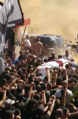 Folla e commozione per l’addio al tifoso della Curva B